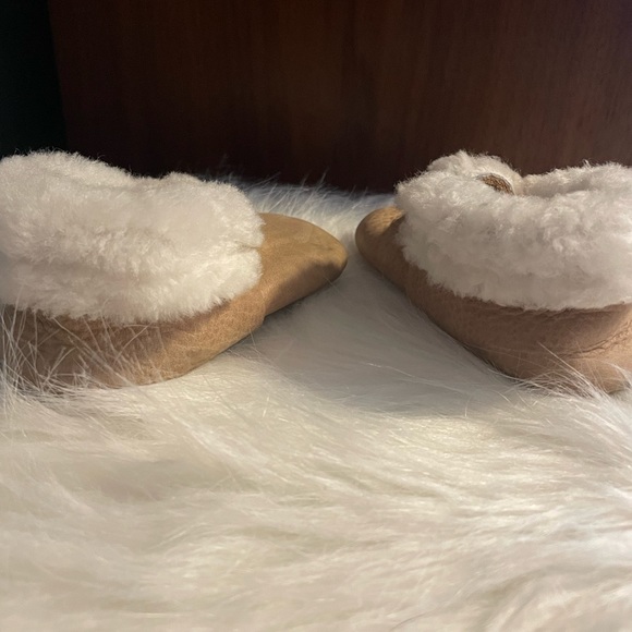 Freshly Picked Shearling Moccasins Size 4 - Picture 4 of 6